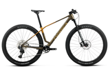 ALMA M30 2027 - Caramel Carbon/Leo Orange <br> > Dostupno na webshopu