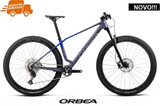 ALMA M50 2027 - Noctiluca Carbon/Cobalte Blue <br> > Dostupno na webshopu