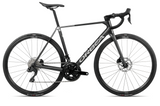 ORCA M35i 2026 - <br> Diamond Carbon View <br> > Dostupno na webshopu
