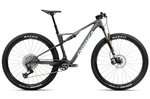 OIZ M10-AXS 2025 - Diamond Carbon View <br> > Dostupno na webshopu
