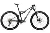 OIZ M30 2026 - Diamond Carbon View <br> > Dostupno na webshopu
