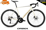 ORCA M35i 2025 -  <br> Ivory White/Burgundy <br> > Dostupno na webshopu