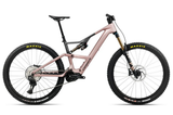 RISE LT M10 2026 - Desert Rose/Carbon Matt <br> > Dostupno na webshopu