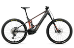 WILD M10 2026 - Diamond Carbon/Mars Red <br> > Dostupno na webshopu