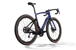 DOGMA GR 2026 - Sram Red 1x13 - Luxter Blue Shiny <br> > Dostupno na webshopu