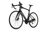 X1 105 2023 - Shiny Black <br> > Dostupno u trgovini i webshopu