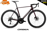 ORCA M30i LTD PWR 2024 - <br> Wine Red/Titanium <br> > Dostupno na webshopu