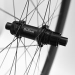 XC SL 33 | Stealth Black - set MTB kotača <br> Dostupno na upit